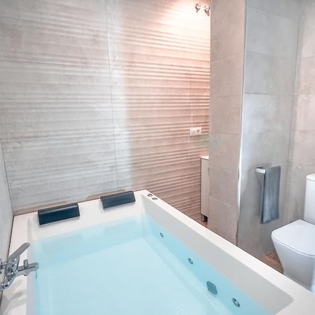 Acogedor Estudio En Triana Con Jacuzzi Y Wifi Севилья Экстерьер фото