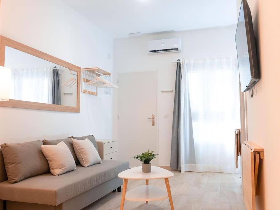 Acogedor Estudio En Triana Con Jacuzzi Y Wifi Севилья Экстерьер фото