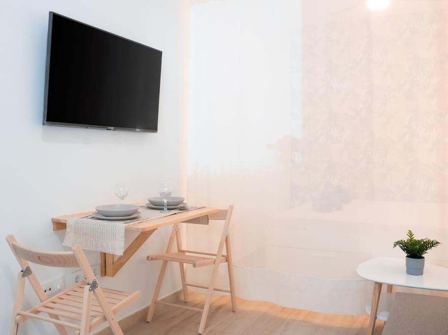 Acogedor Estudio En Triana Con Jacuzzi Y Wifi Севилья Экстерьер фото