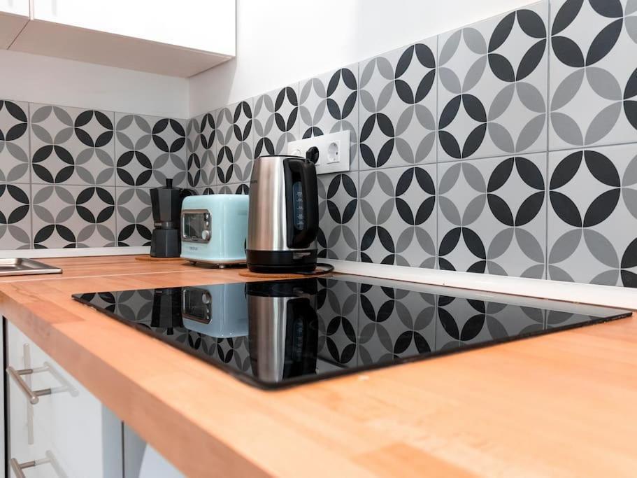 Acogedor Estudio En Triana Con Jacuzzi Y Wifi Севилья Экстерьер фото