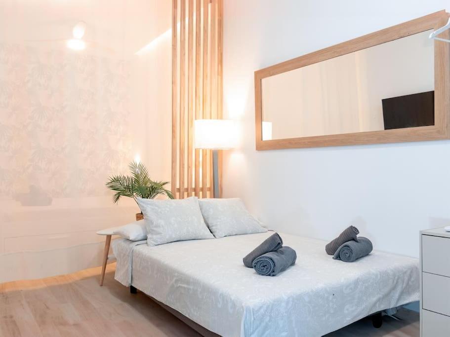 Acogedor Estudio En Triana Con Jacuzzi Y Wifi Севилья Экстерьер фото