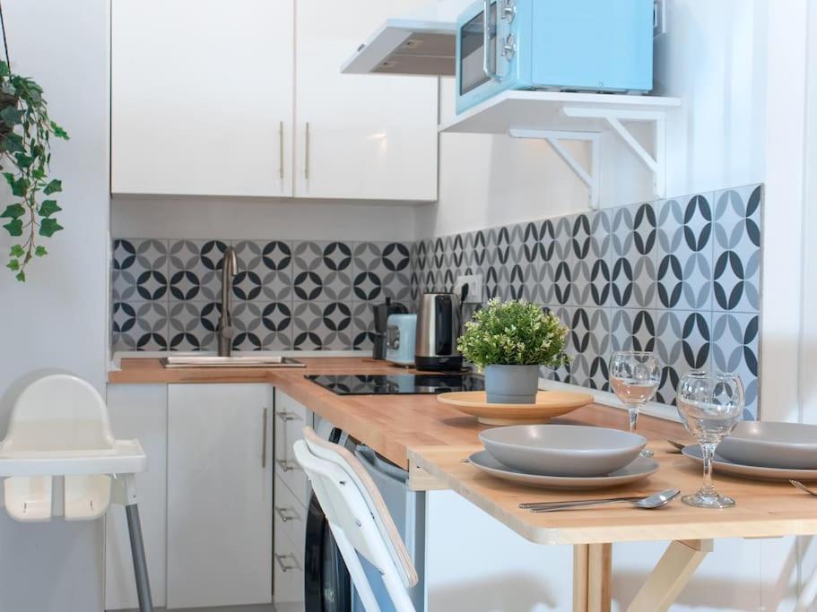 Acogedor Estudio En Triana Con Jacuzzi Y Wifi Севилья Экстерьер фото