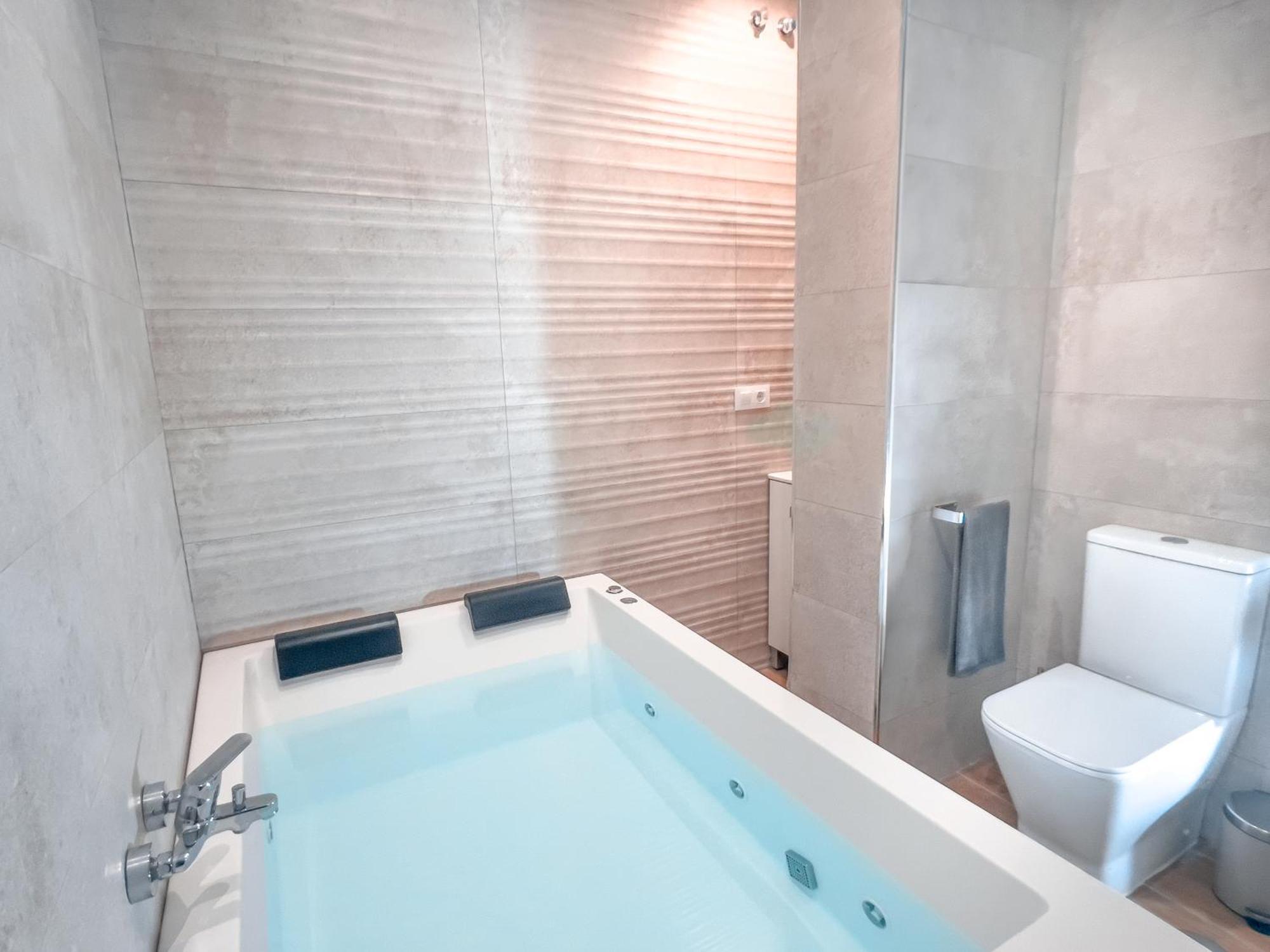 Acogedor Estudio En Triana Con Jacuzzi Y Wifi Севилья Экстерьер фото