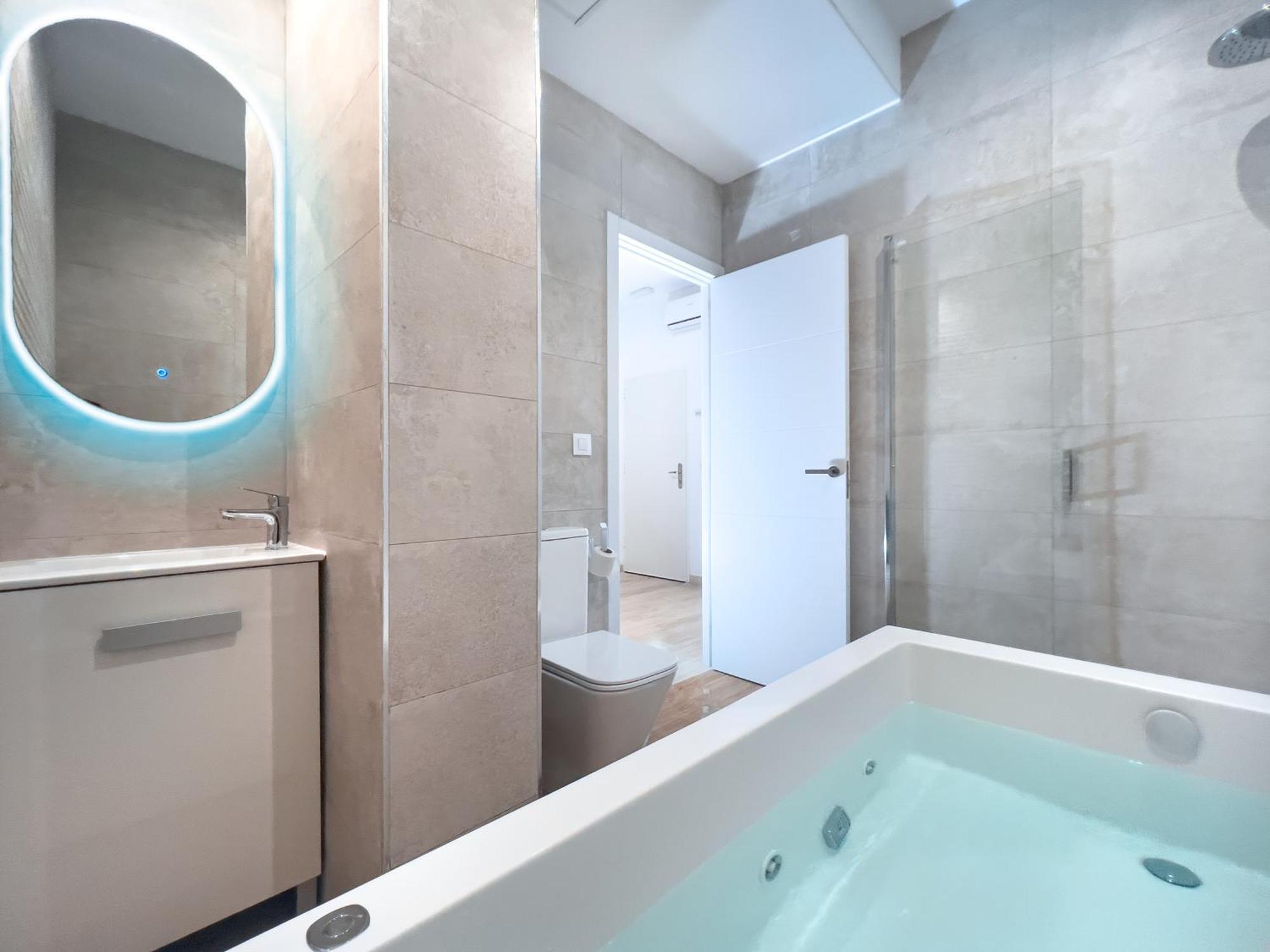 Acogedor Estudio En Triana Con Jacuzzi Y Wifi Севилья Экстерьер фото