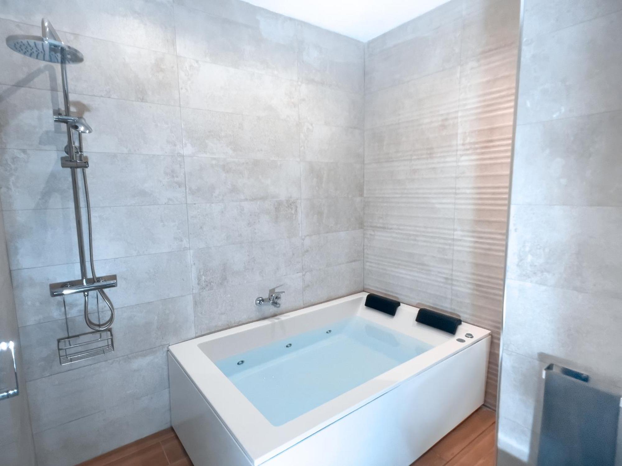 Acogedor Estudio En Triana Con Jacuzzi Y Wifi Севилья Экстерьер фото